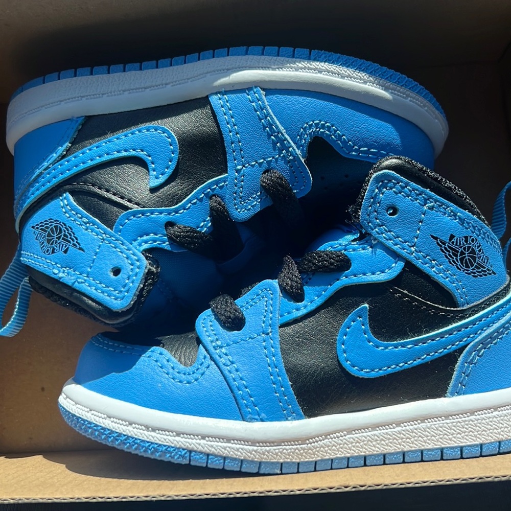 Blue Jordan 1